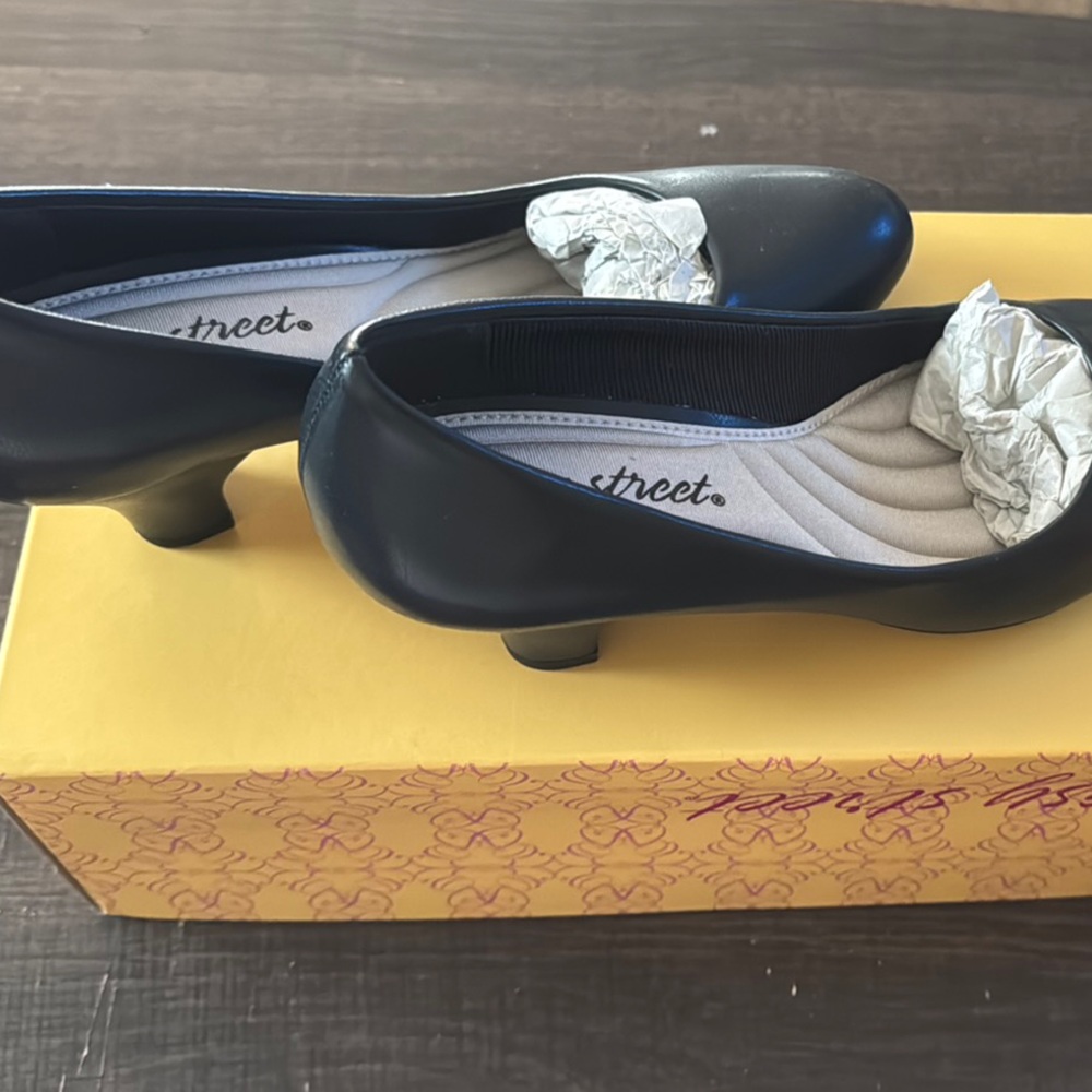 Easy Street Sleek Navy Blue Heels